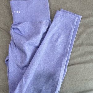 NVGTN scrunch seamless leggings size M